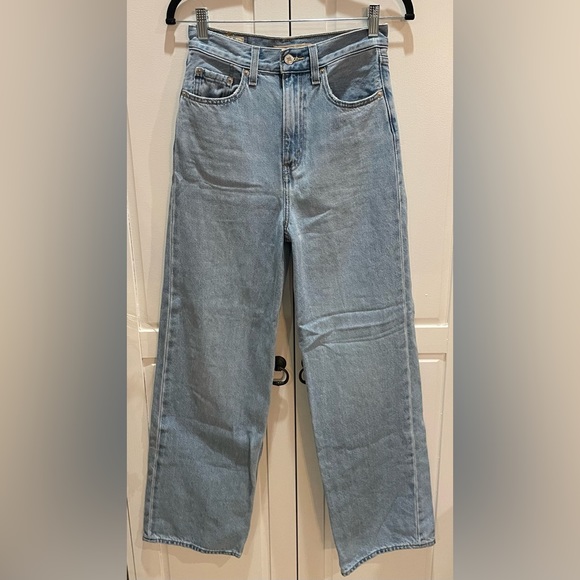 Brand New Levi’s High Loose Jeans - Picture 2 of 3